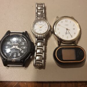 10/$20 Lot Of 4 Men & Women's Watches As-is For Parts Or Repair
